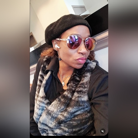 FOREVER 21 VEST WOMENS SZ4 FAUX FUR SILVER & BLUE VEST  ZEBRA INSPIRED PATTERN - Picture 10 of 10